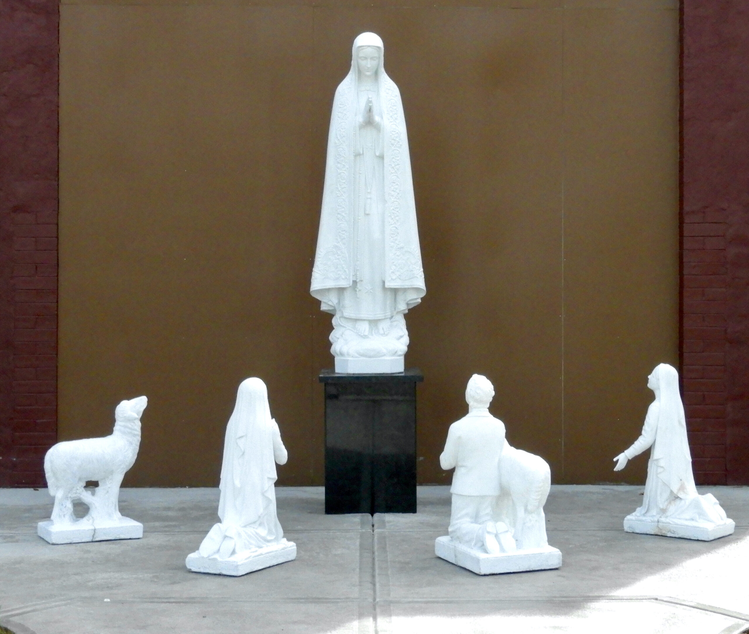 Fatima Statues April 10th 3 of 5